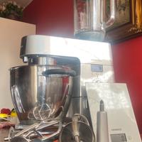 Impastatrice kenwood con accessori-usata prz tratt
