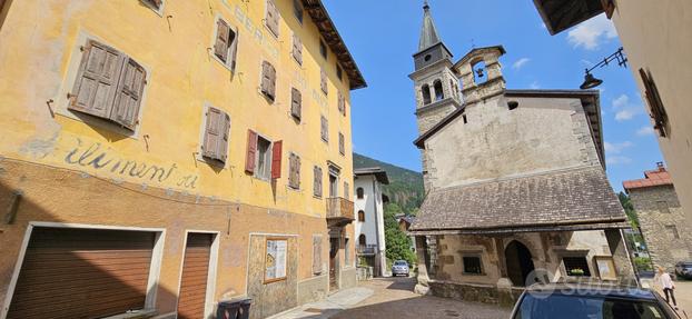 Ampio Palazzo Residence Dolomiti da ristrutturare