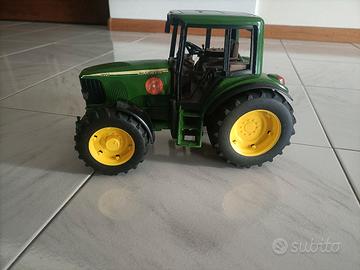 trattore John Deere 