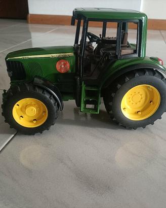 trattore John Deere 