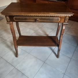 Tavolino antico