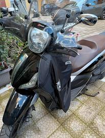 Tucano urbano Beverly 300 R081