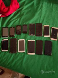 cellulari con schermo rotto e vintage 