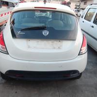 Portellone paraurti stop Lancia y 2015