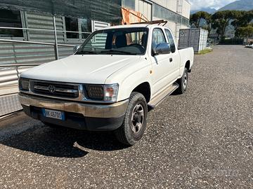 Toyota hilux 2lt 2.4 td