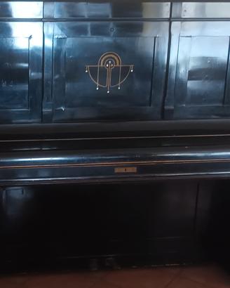 pianoforte verticale nero