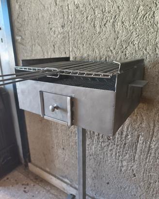 barbecue in ferro  con piede  smontabile 