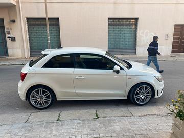 Audi A1 1.4 tfsi S-Tronic ambition