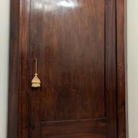 Angoliera antica cantonale in legno dolce sec. XX