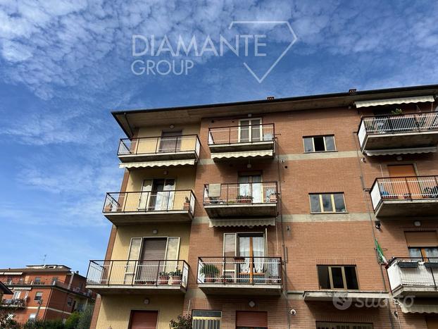 Appartamento al 3° piano con garage, vista Lago