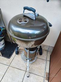 Barbecue Weber kettle a carbonella 