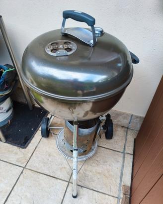 Barbecue Weber kettle a carbonella 
