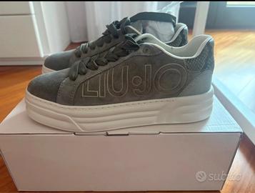 Sneakers scamosciate LiuJo