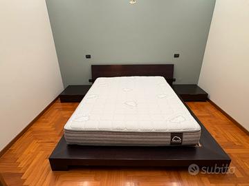 Letto matrimoniale con comodini in legno wengé