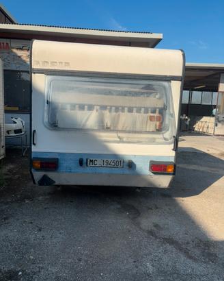 caravan 4 posti
