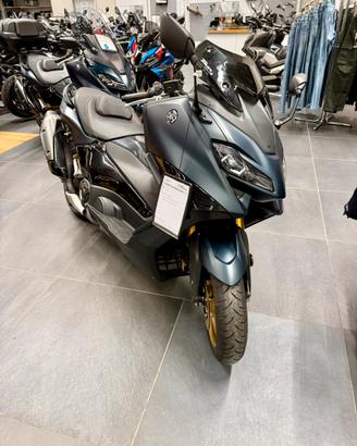 T-Max 560 Tech Max