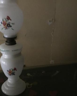 Lume a petrolio opalina bianca inizio 900