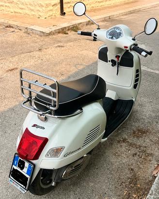 Vespa gts 300