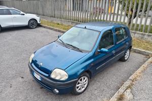 Clio anno 2001 adatta per neo patentati 