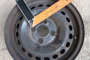 Cerchio ruota auto in acciaio