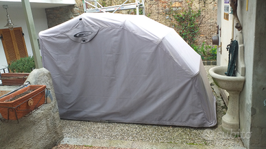 Copertura per moto a conchiglia