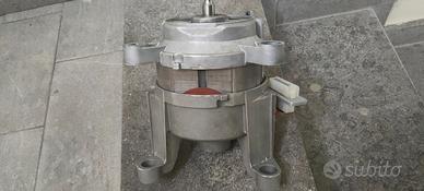 Motore elettrico per lavatrice.