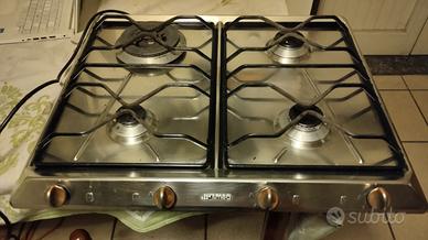 Piano cottura Smeg 4 fuochi perfette condizioni 