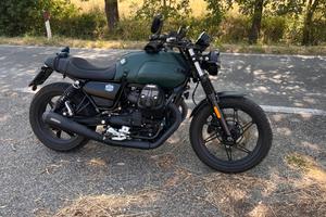 Moto Guzzi V7 IV - 2022