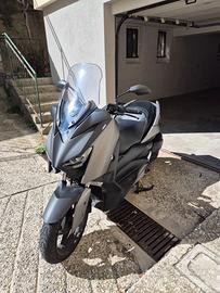 Yamaha X-Max 300 -