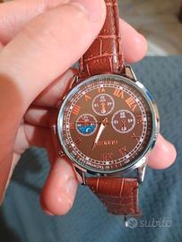 Orologi di vario tipo.