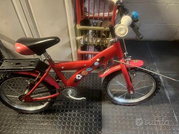 bici rossa bimbo/a 4-6 anni