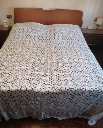 Coperta matrimoniale all'uncinetto 