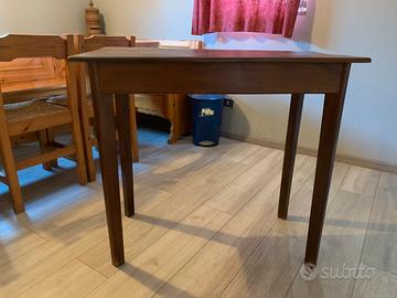 Tavolo in legno