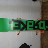 snowboard con attacchi e scarponi (opzionali)