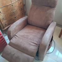poltrona reclinabile elettrica