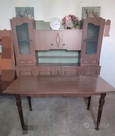 credenza e tavoli
