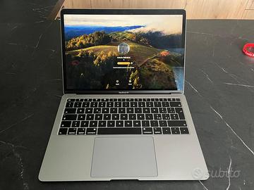 MacBook Air 13” Retina 2019 – i5 – 8GB RAM – SSD 1