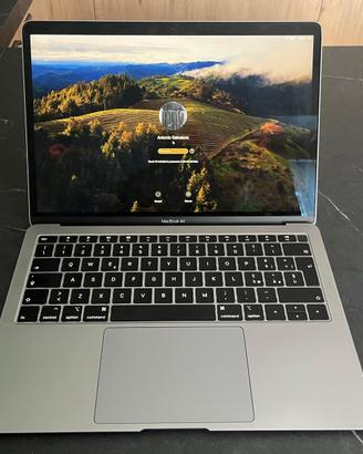 MacBook Air 13” Retina 2019 – i5 – 8GB RAM – SSD 1