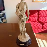 Statua porcellana