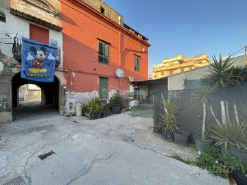 Pomigliano d'Arco - Ampia porzione di fabbricato c