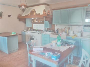 Casale ristrutturato arredato