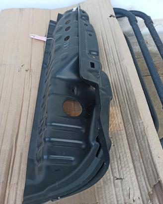  Mitsubishi L200 sede porta faro posteriore dx