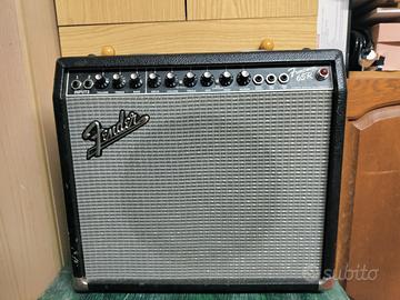 amplificatore musicale marca Fender mod. Frontman