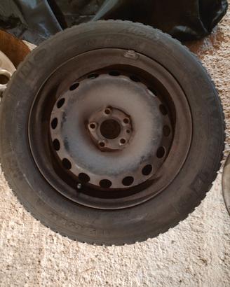 cerchi a 5 fori raggio 15"