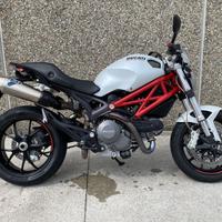 Ducati Monster 796