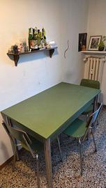 Tavolo anni 60 con asse da stiro integrata