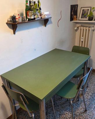 Tavolo anni 60 con asse da stiro integrata