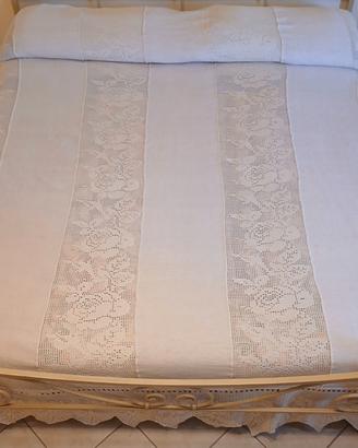 Coperta interamente fatta a mano