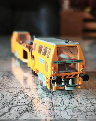 Liliput 38010 - Rincalzatrice Plasser & Theurer h0