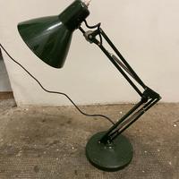 Lampada da tavolo industriale